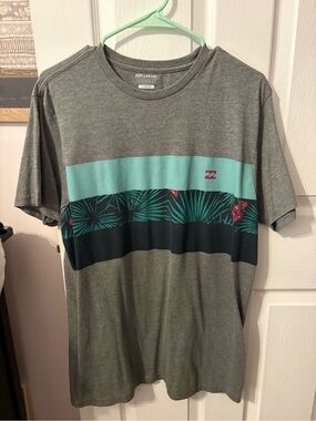 Billabong Gray Short Sleeve Tee with Teal and Dark Green Tropical Stripe
